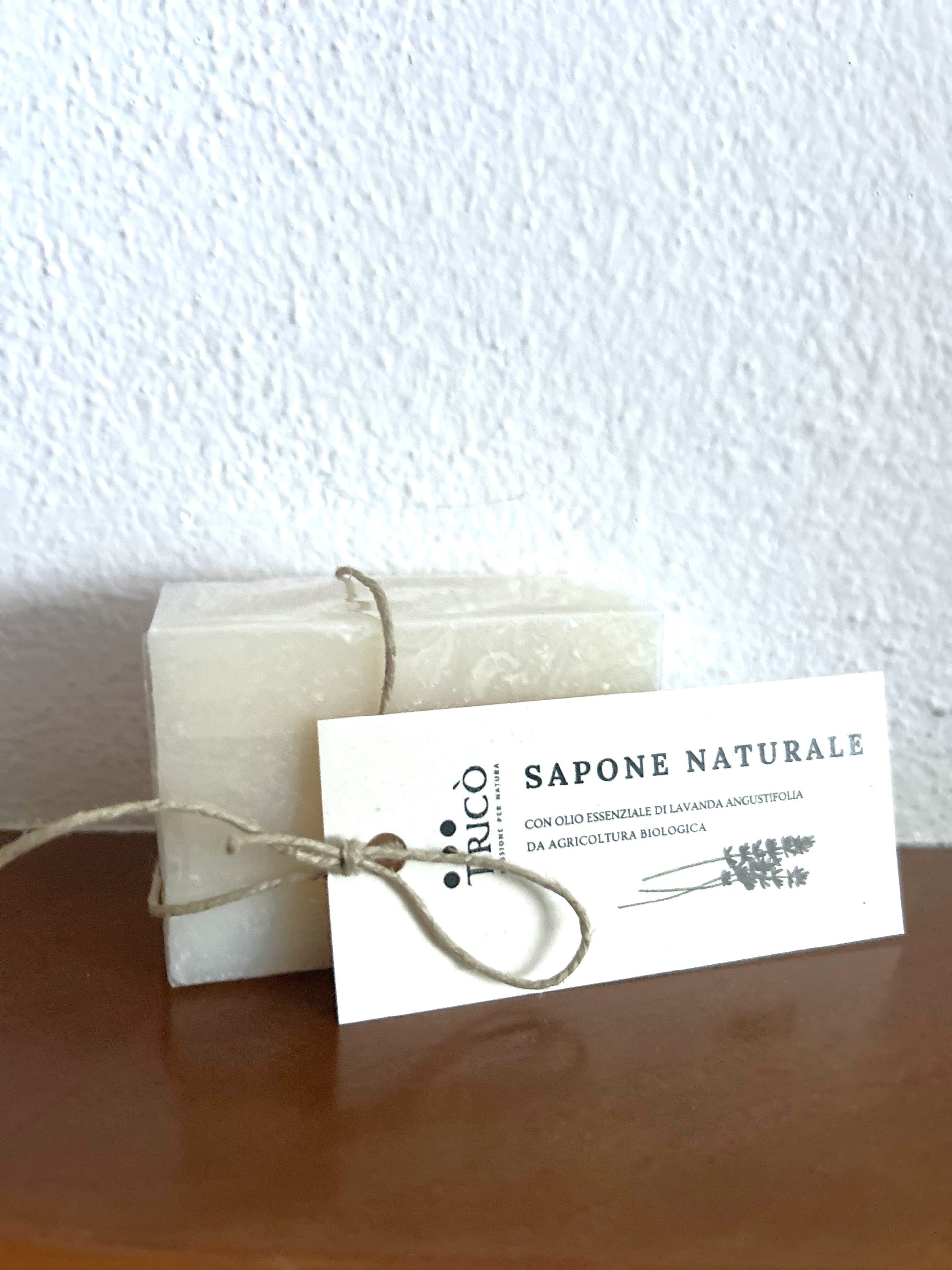 Sapone artigianale alla lavanda vista ravvicinata